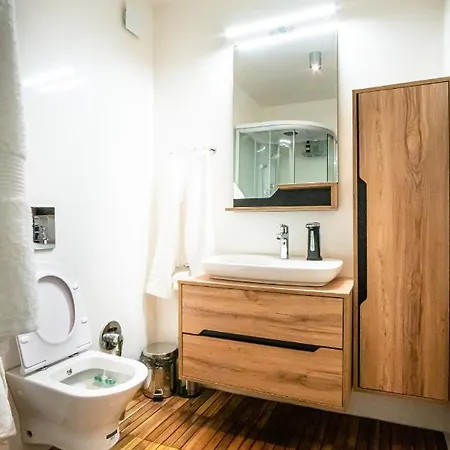 Luxury In Building K55 With Free Garage Apartment Warna