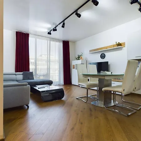Apartment Luxury In Building K55 With Free Garage Warna